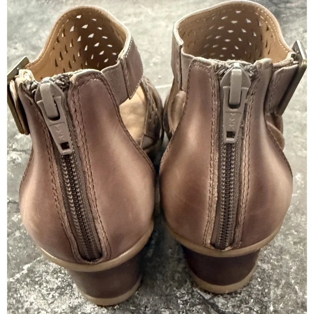 Earth danae leather